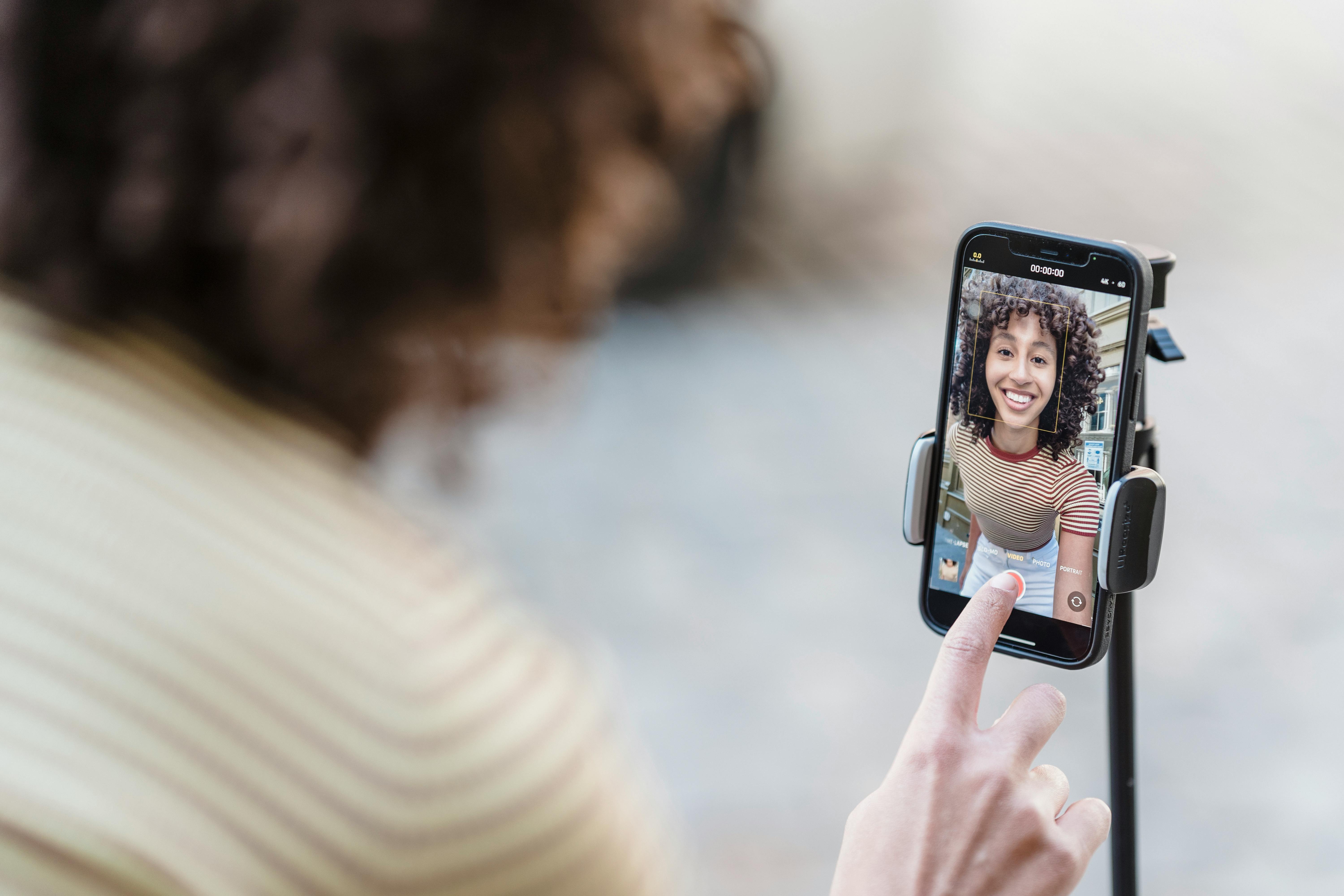 10 Creative Ways To Build Personal Brand Authority Online